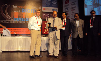 NIOS Chairman, Dr. Sitansu S. Jena receiving the 9th Manthan Award - South Asia & Asia Pacific 2012 